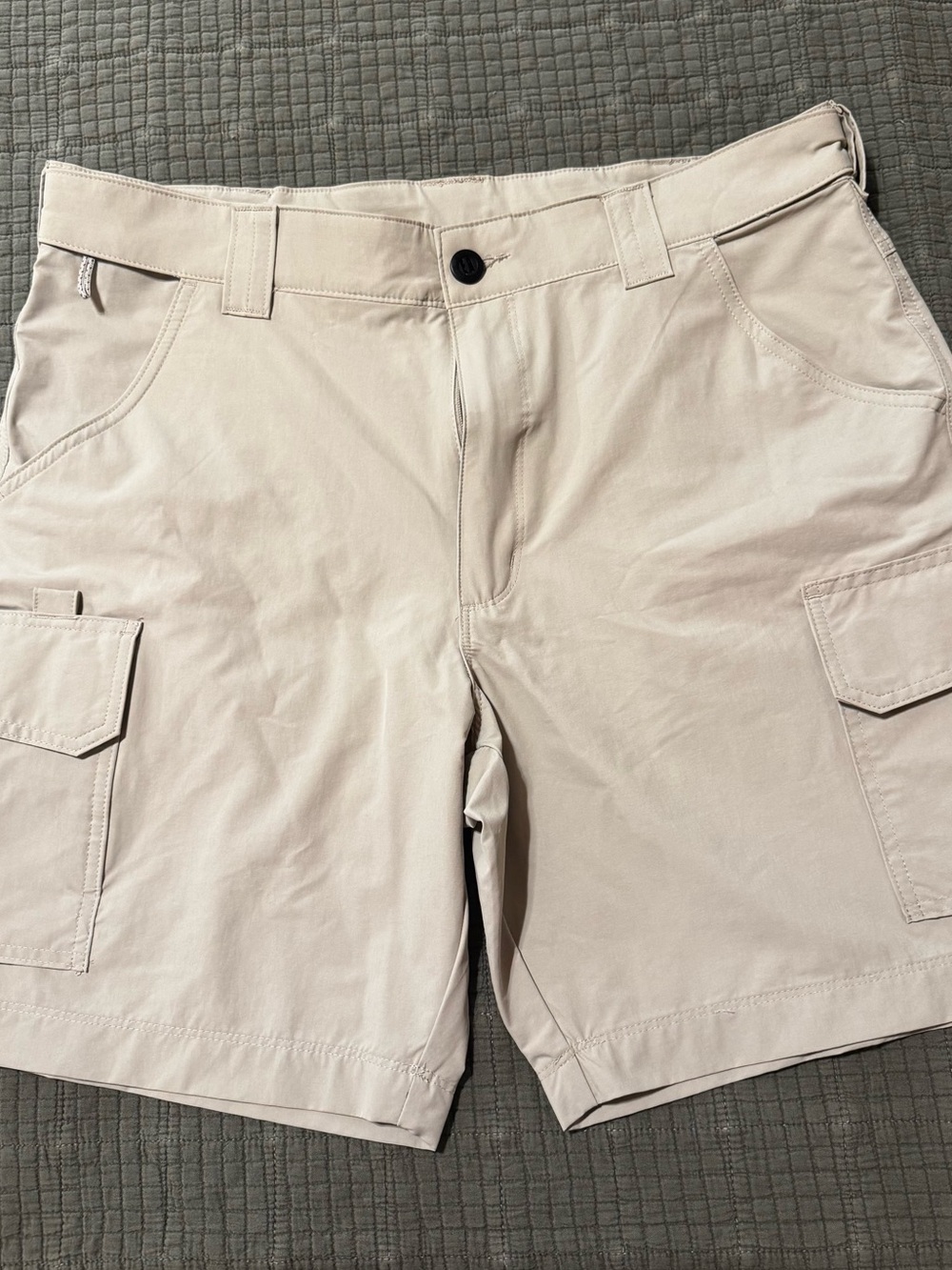 Bass Pro Shops Men's Light Tan Cargo Shorts